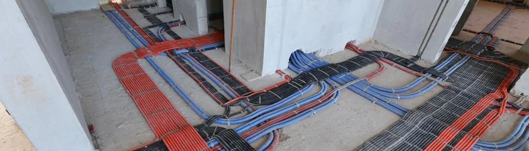 Монтаж электропроводки дома и в офисе